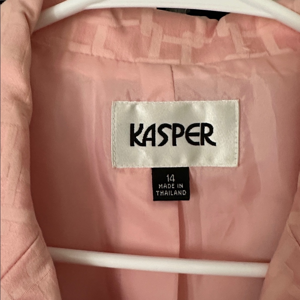 Women’s Kasper skirt suit and blazer set - Picture 4 of 4